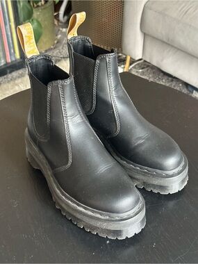 Dr. Martens 2976 Quad Vegan Chelsea Boots Black | Felix Rub Off